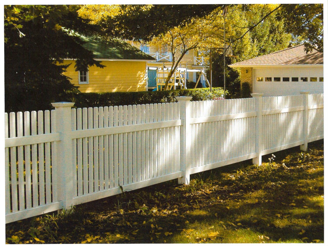 Vinyl Fencing - Vinyl By Design